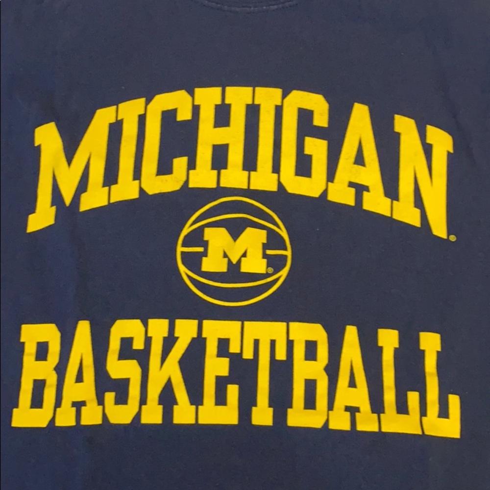 Michigan Basketball t-shirt